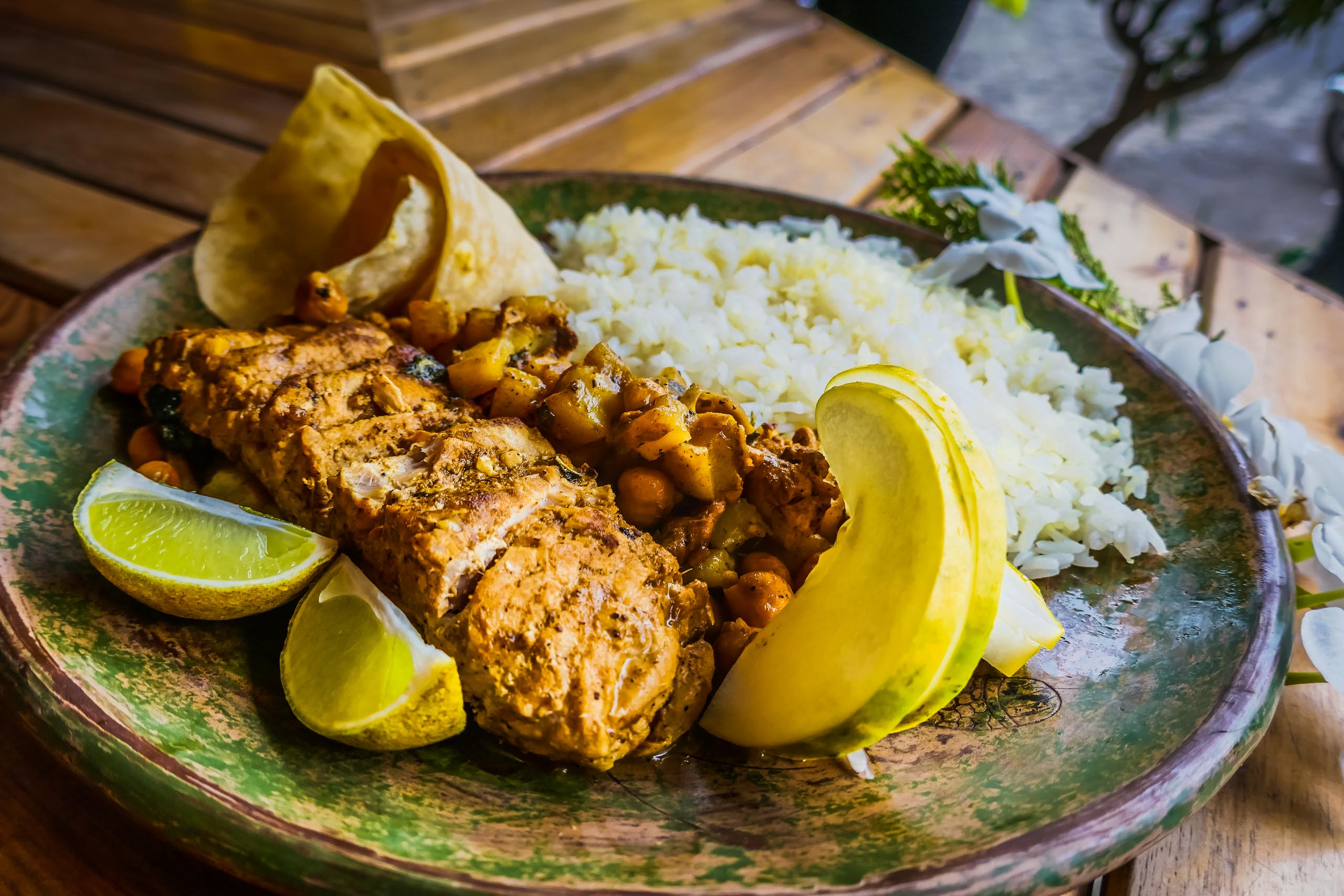 Casa Oro Group Curry-Fish-Cafe-Oro-San-Juan-del-Sur-Farm-Fresh-Food-107-102 Cafe Oro 